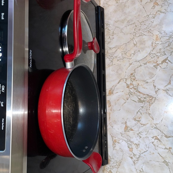 t-fal Other - Deep dish pan with lid